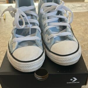 Cloud converse girls